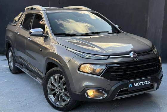 FIAT TORO 2.0 16V TURBO DIESEL RANCH 4WD AT9 FIAT TORO 2.0 16V TURBO DIESEL RANCH 4WD AT9